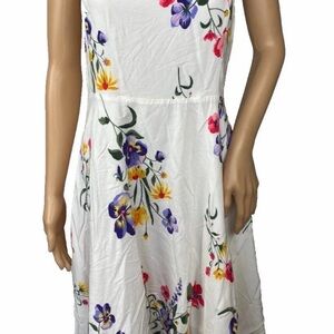 Old Navy Cami Dress Women Size XL
White Floral Fairy Cottagecore Smocked
Y2K